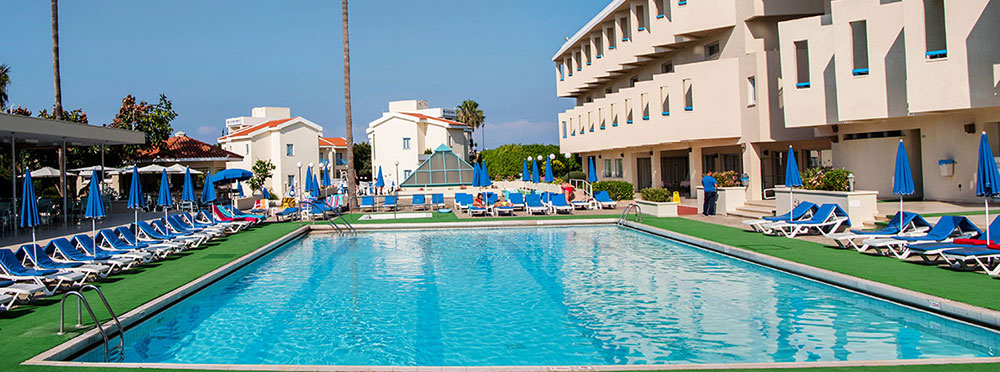 A view of the Kissos Pool.